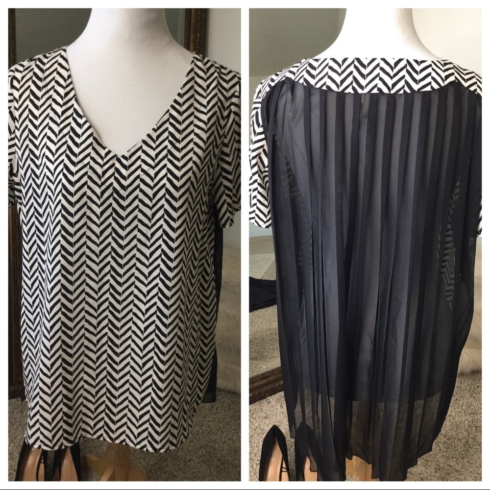 BELLATRIX top,blouse chevron, black and white. med